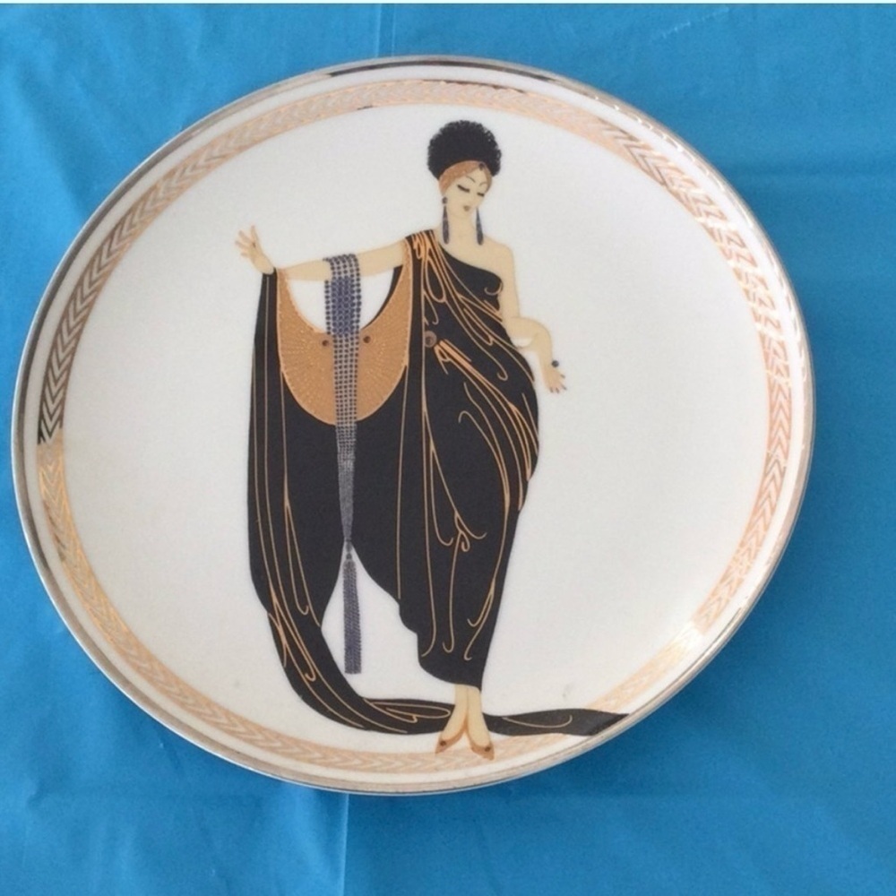 House of Ert’e. Franklin Mint Glamor porcelain Plate